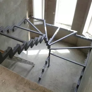 Лестницы(для дома и дачи) на металлокаркасе под заказ