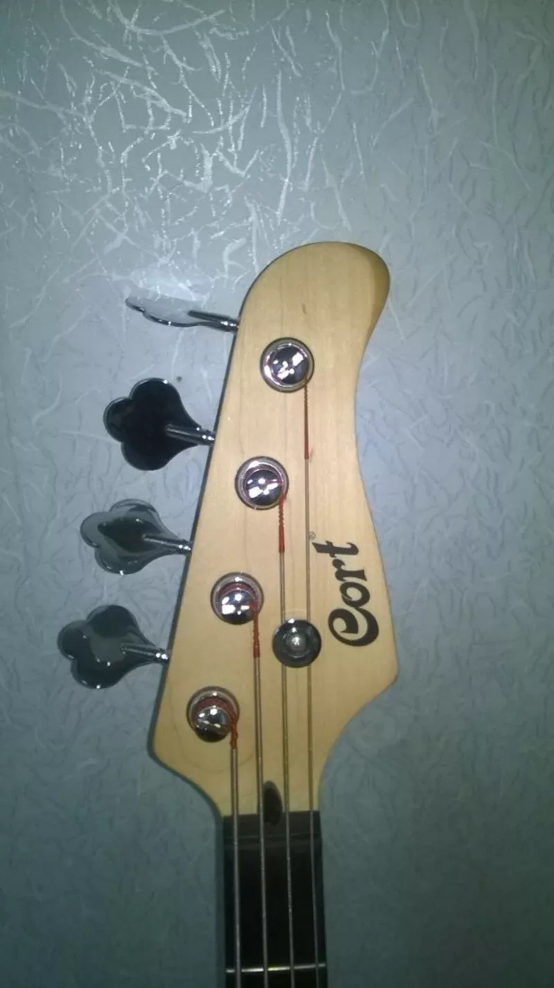 Продам бас-гитару Cort GB-JB 5