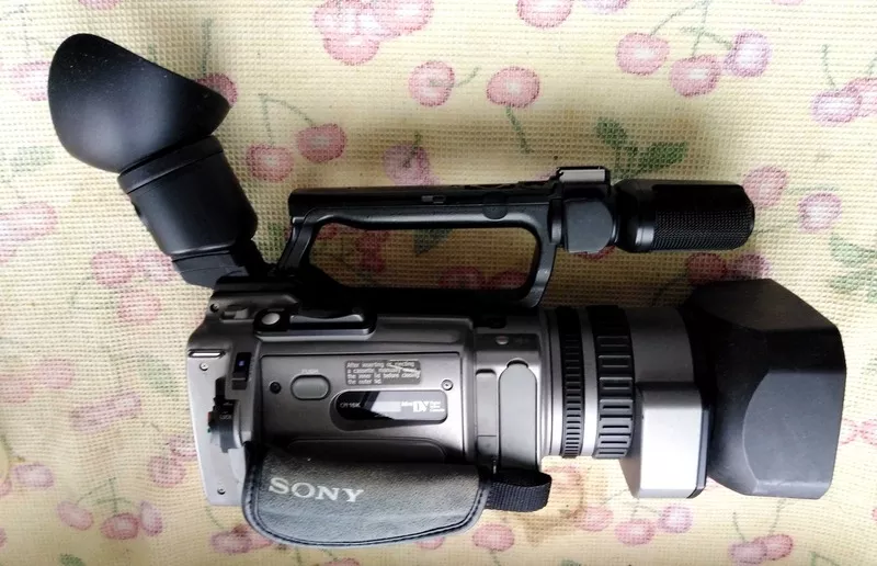 видеокамера Sony DCR-VX2100E,   6